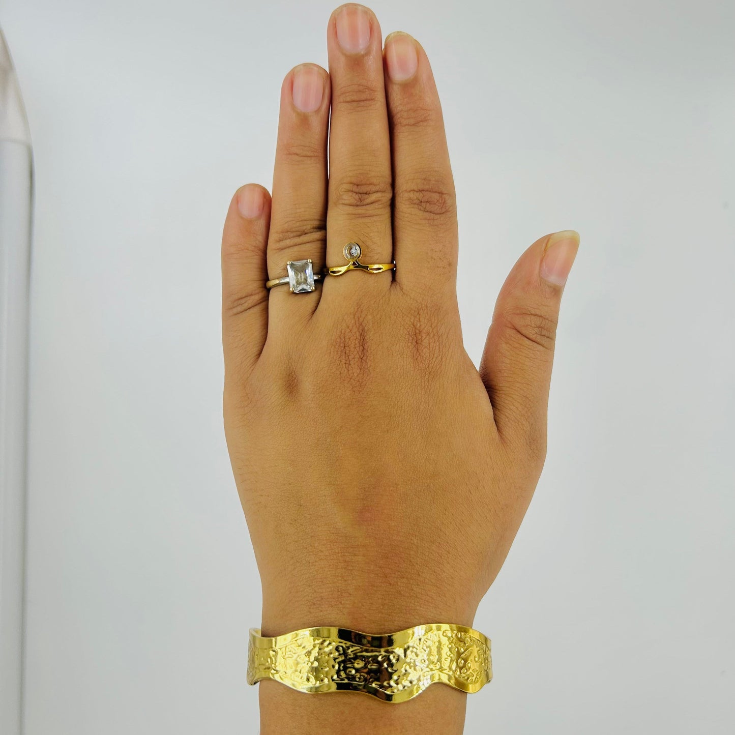 Golden Wave Edge Adjustable Bracelet